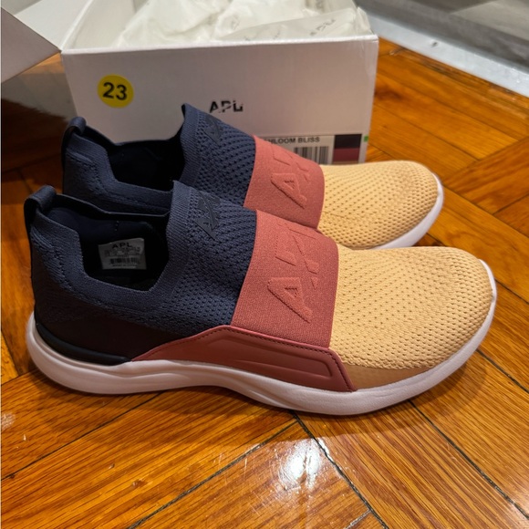 APL Women's TechLoom Bliss in Navy and Cedar - Picture 6 of 8